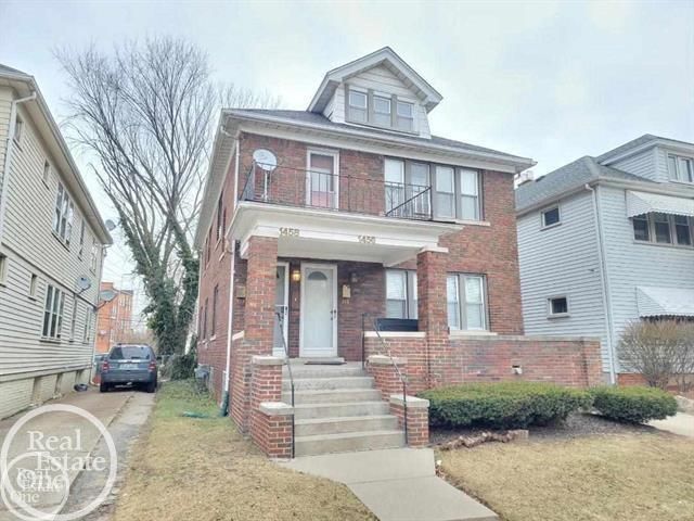 1456 Beaconsfield Street, Grosse Pointe Park, MI 48230