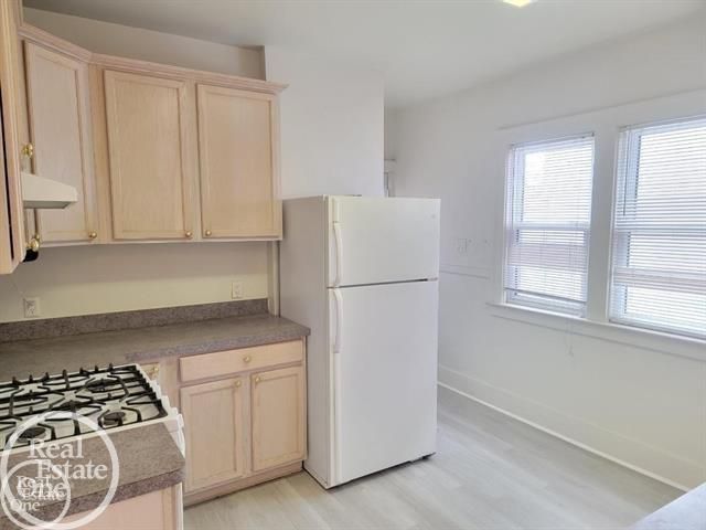 1456 Beaconsfield Street, Grosse Pointe Park, MI 48230