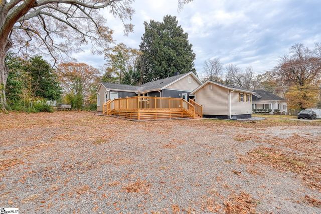 530 W Hayne Street, Woodruff, SC 29388