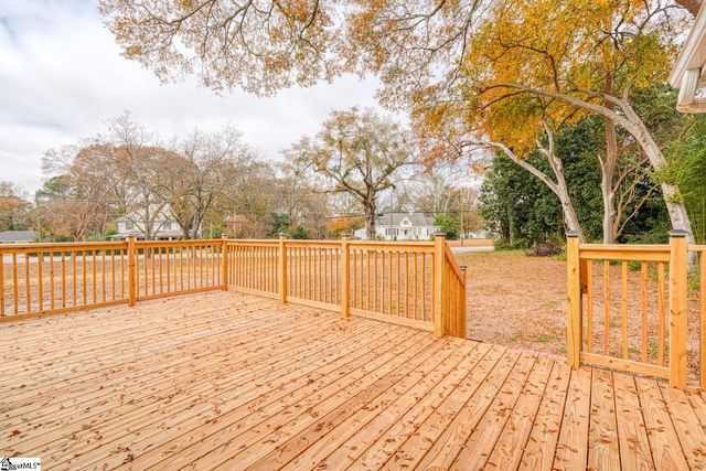 530 W Hayne Street, Woodruff, SC 29388