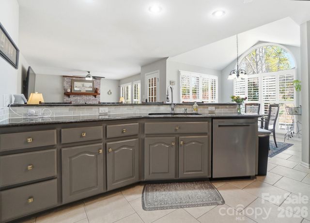 4218 Patriots Way, Gastonia, NC 28056