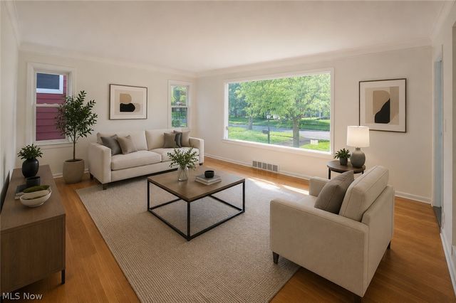 2529 Canterbury Road, Cleveland Heights, OH 44118