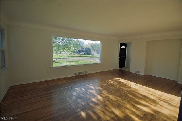 2529 Canterbury Road, Cleveland Heights, OH 44118