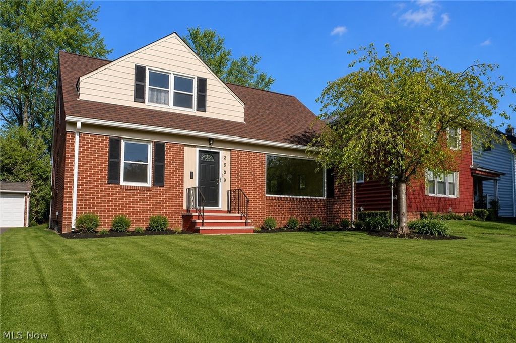 2529 Canterbury Road, Cleveland Heights, OH 44118