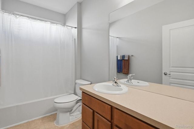 9370 Sand Hill Drive, Grand Blanc Charter Township, MI 48439