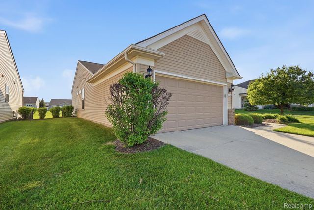 9370 Sand Hill Drive, Grand Blanc Charter Township, MI 48439