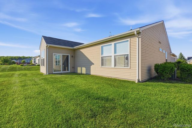 9370 Sand Hill Drive, Grand Blanc Charter Township, MI 48439