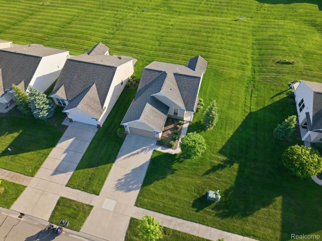9370 Sand Hill Drive, Grand Blanc Charter Township, MI 48439