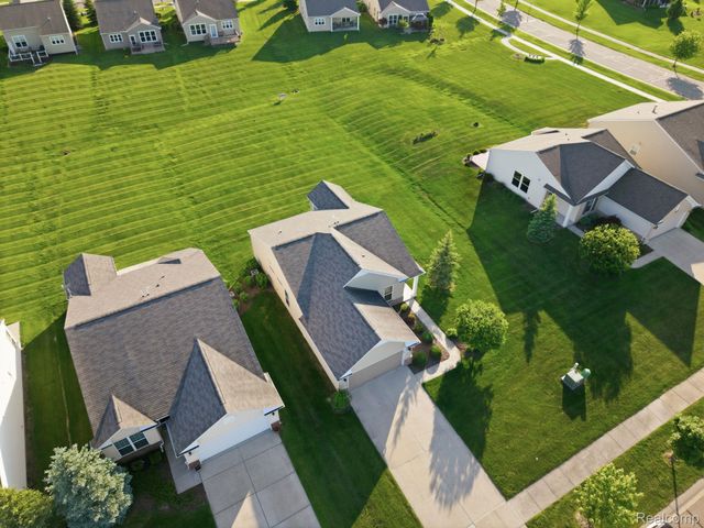 9370 Sand Hill Drive, Grand Blanc Charter Township, MI 48439