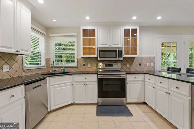 104 Longwood Drive, Savannah, GA 31405