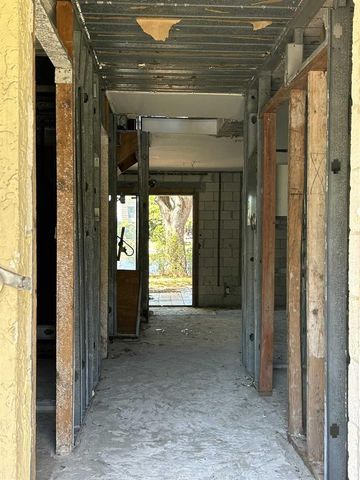 8921 Palm Tree Lane 8921, Pembroke Pines, FL 33024