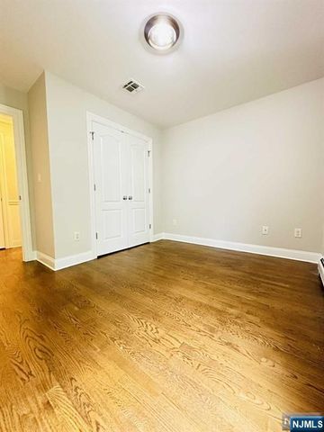 46 Skymark Court, Upper Saddle River, NJ 07458