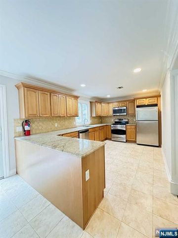 46 Skymark Court, Upper Saddle River, NJ 07458