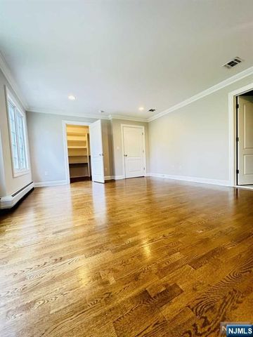 46 Skymark Court, Upper Saddle River, NJ 07458