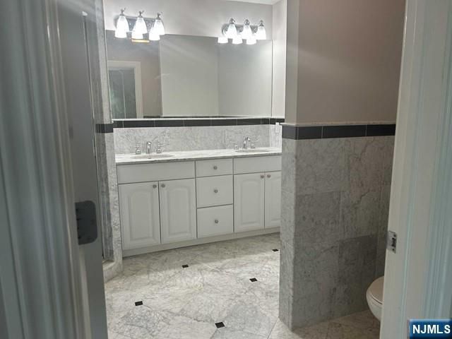 46 Skymark Court, Upper Saddle River, NJ 07458