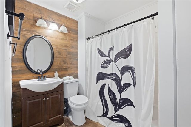 17651 Santa Ana, Bloomington, CA 92316
