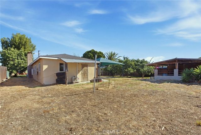 17651 Santa Ana, Bloomington, CA 92316