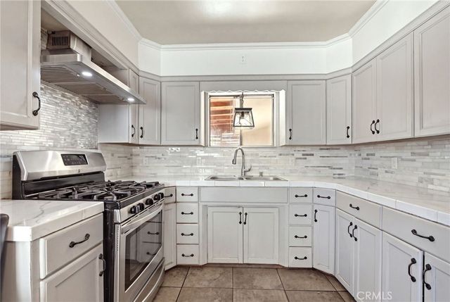 17651 Santa Ana, Bloomington, CA 92316