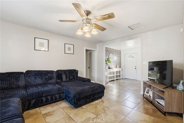 17651 Santa Ana, Bloomington, CA 92316