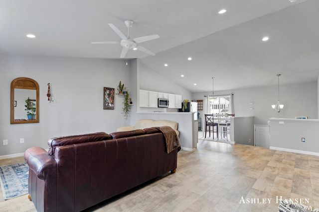 812 Strauss Court, Greenville, MI 48838