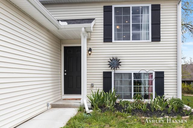 812 Strauss Court, Greenville, MI 48838