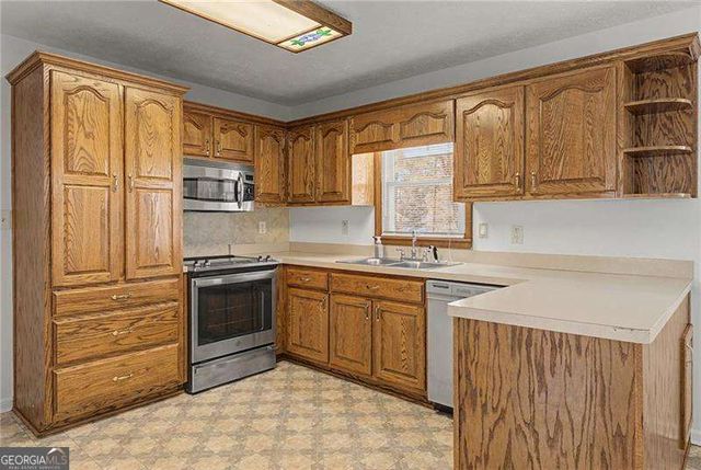 7764 Morant Drive, Jonesboro, GA 30236