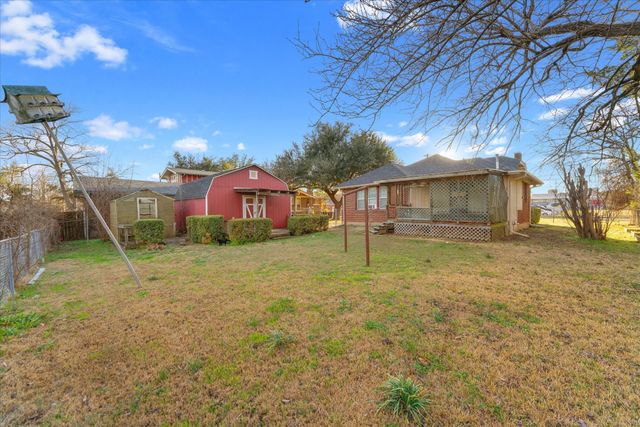 2221 Walnut Street, Greenville, TX 75401