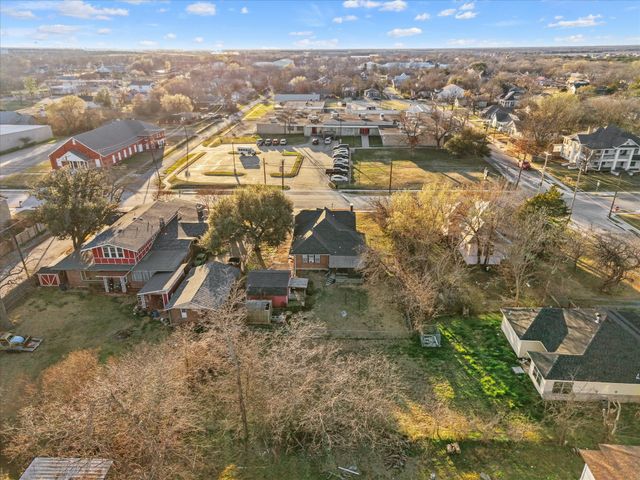 2221 Walnut Street, Greenville, TX 75401