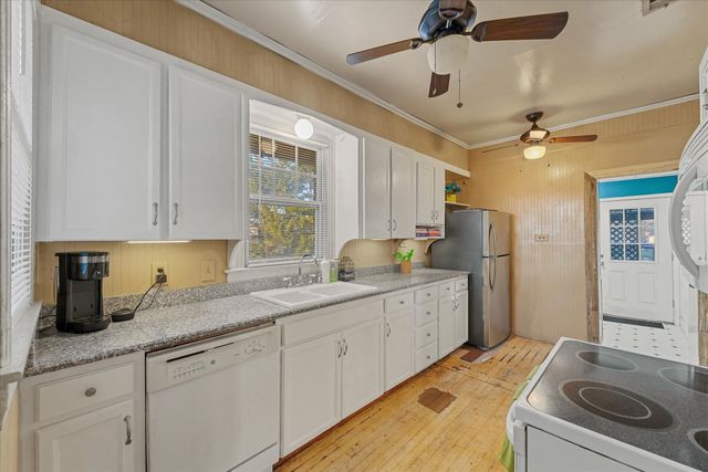 2221 Walnut Street, Greenville, TX 75401