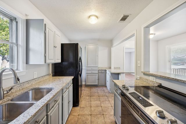 10433 Cayuga Drive, Dallas, TX 75228