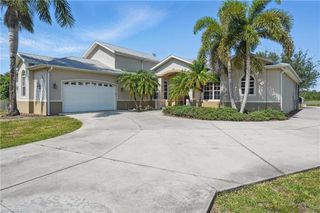 1811 Irving AVE, Lehigh Acres, FL 33972