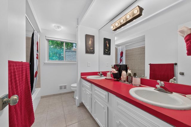 3357 Tacoma Circle, Ann Arbor, MI 48108
