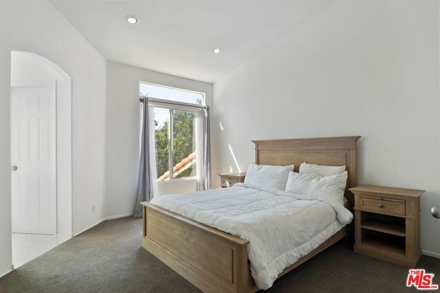 4724 Rhapsody Drive, Oak Park, CA 91377