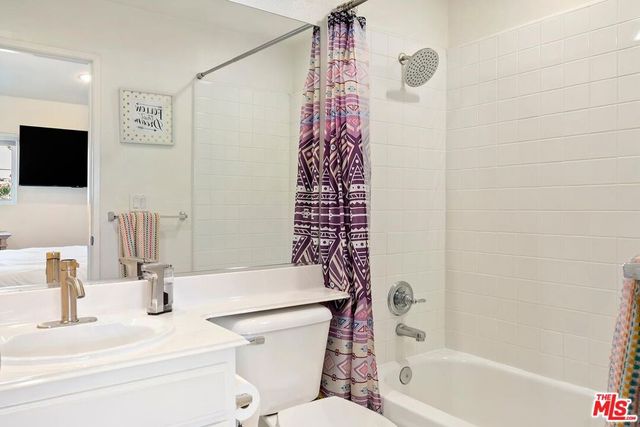 4724 Rhapsody Drive, Oak Park, CA 91377