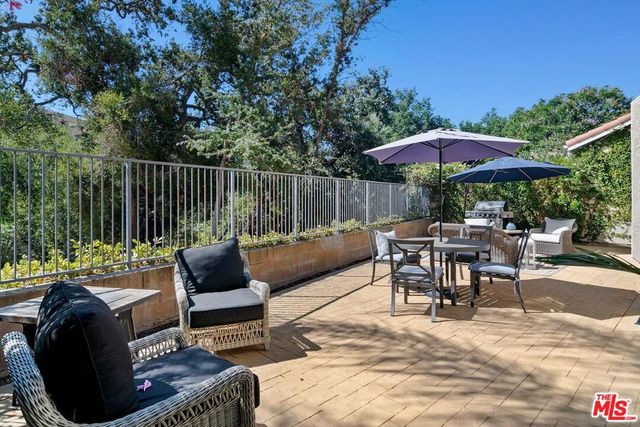 4724 Rhapsody Drive, Oak Park, CA 91377