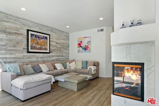 4724 Rhapsody Drive, Oak Park, CA 91377