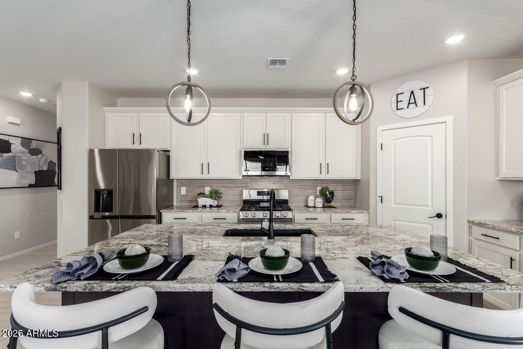 18222 W AVENIDA DEL SOL Drive, Surprise, AZ 85387 — photo 4