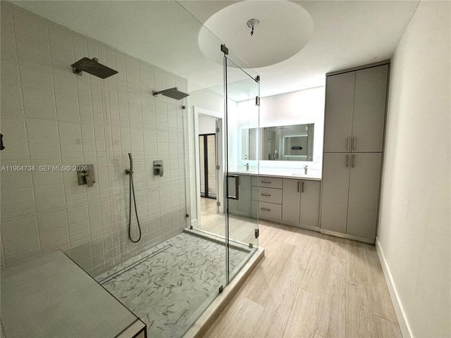 15896 Kilmarnock Dr 15896, Miami Lakes, FL 33014