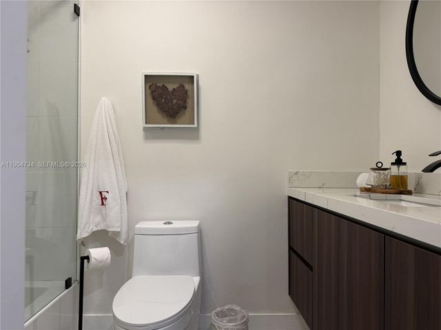 15896 Kilmarnock Dr 15896, Miami Lakes, FL 33014