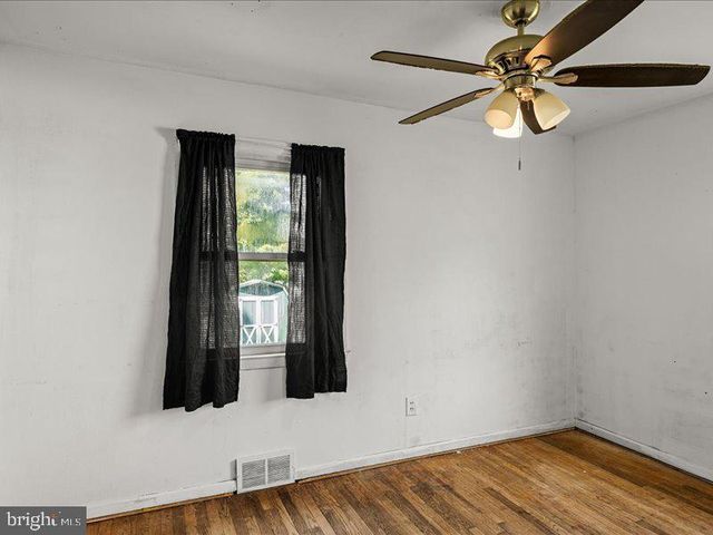 210 COUNTISS AVE, Lindenwold, NJ 08021