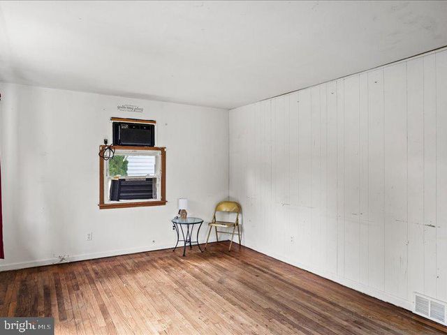 210 COUNTISS AVE, Lindenwold, NJ 08021
