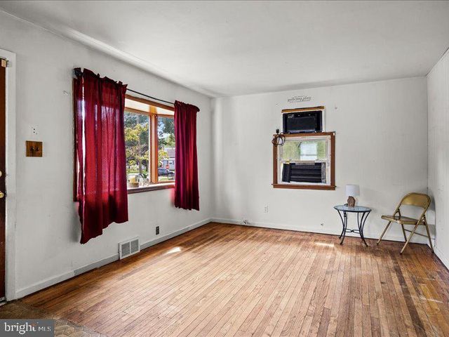 210 COUNTISS AVE, Lindenwold, NJ 08021