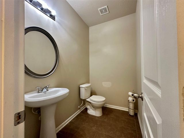 11111 Kingsnorth Drive, Tomball, TX 77375