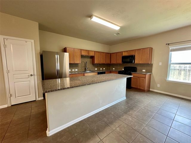 11111 Kingsnorth Drive, Tomball, TX 77375