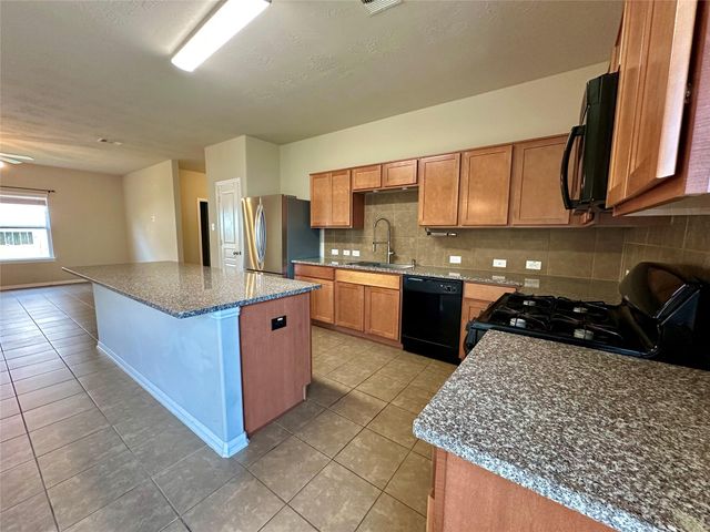 11111 Kingsnorth Drive, Tomball, TX 77375
