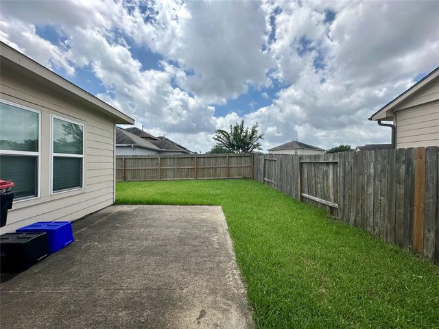 11111 Kingsnorth Drive, Tomball, TX 77375