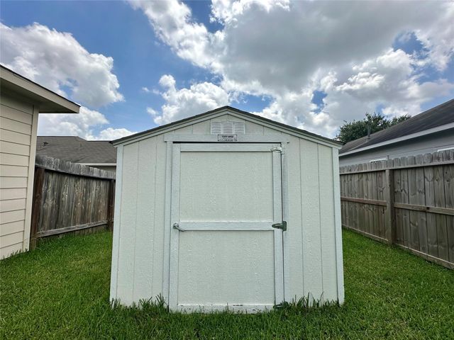 11111 Kingsnorth Drive, Tomball, TX 77375