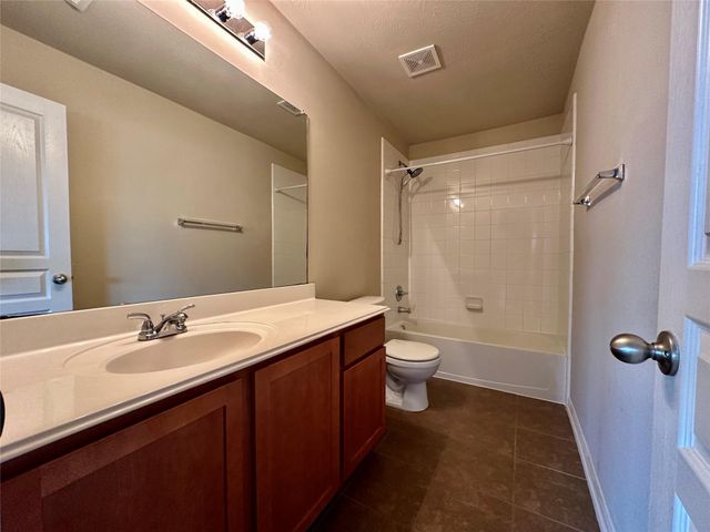 11111 Kingsnorth Drive, Tomball, TX 77375