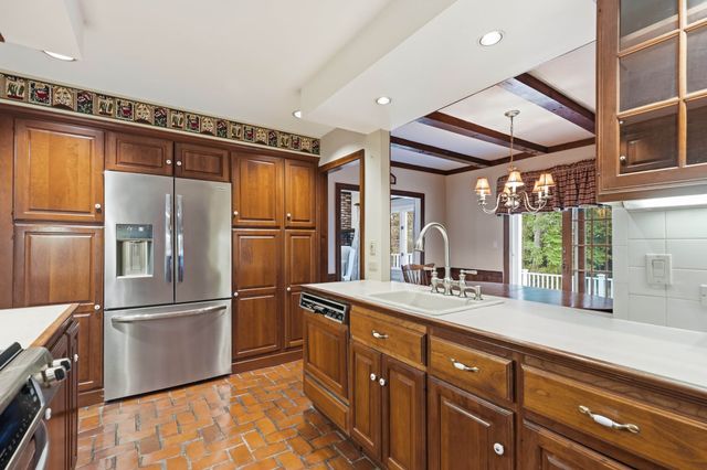81 Ware St, Dedham, MA 02026