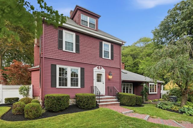 81 Ware St, Dedham, MA 02026